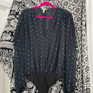 VNECK SHEAR BLOUSON BLACK W/GOLD METALLIC STITCHING AND PLEATED SHOULDERS